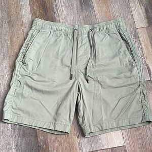 GAP Men's Olive Athletic Shorts